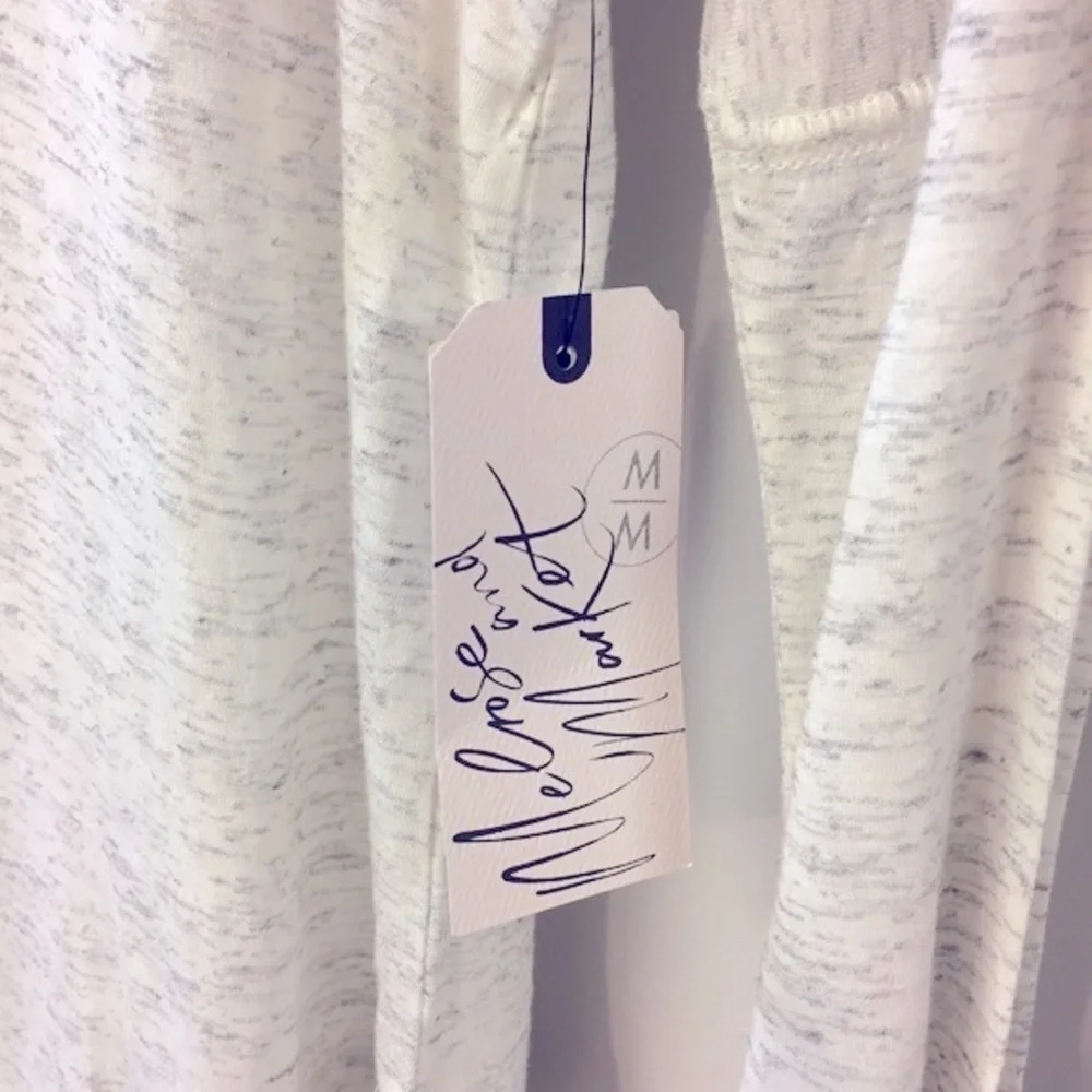 Melrose and Market Long Sleeve Raw Seam Tee Size S‎ NWT